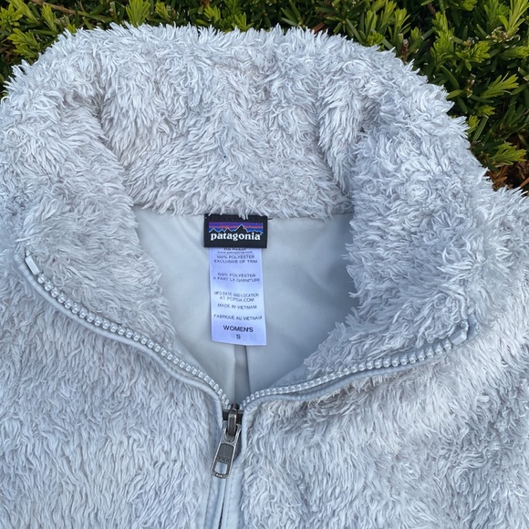 Patagonia Zip Up Sherpa - Picture 3 of 4
